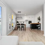 Peaceful New Apt Next To Sky Lagoon