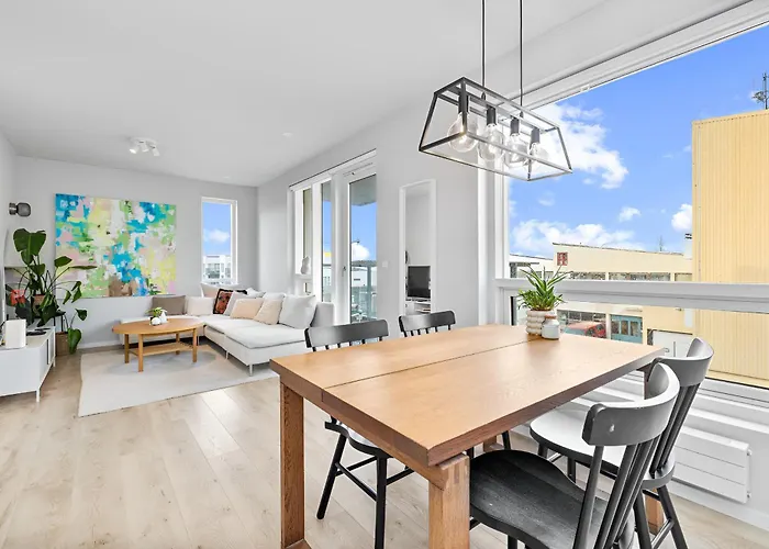 Peaceful New Apt Next To Sky Lagoon